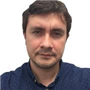 Comunicador y estudiante de último semestre del pregrado en Filosofía y Maestría en FIlosofía con experiencia en diseño de estrategias y metodologías de formación en el campo educativo. Facilitador en procesos de creación y acompañamiento de proyectos con